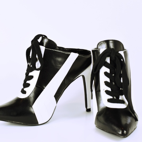 High Heels - Picture 4 of 8